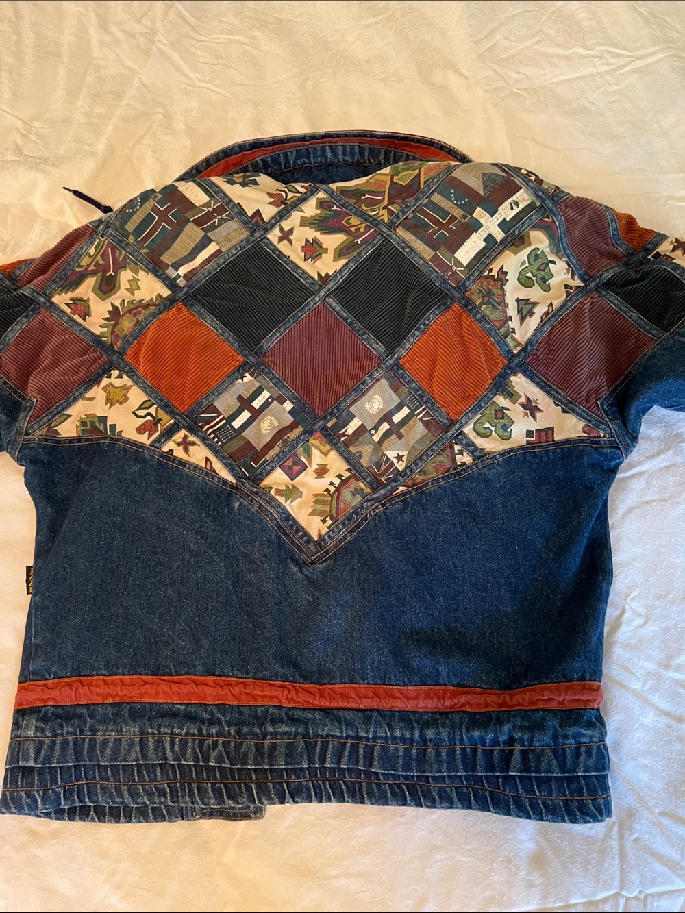 Vintage-Inspired Patchwork Denim Jacket with Maroon Collar - Picture 9 of 12